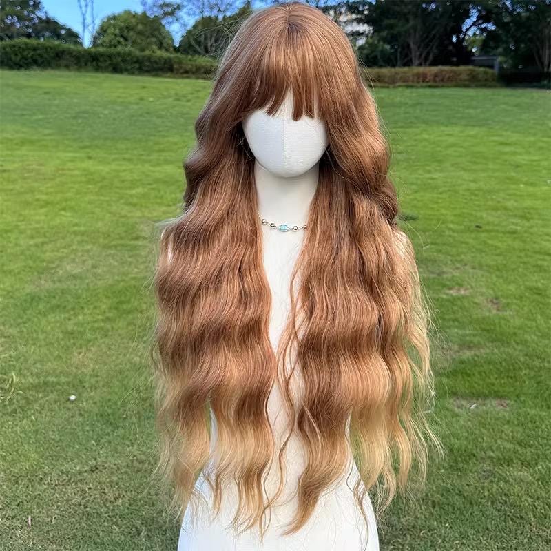 Perruque longue brune ondulée avec frange : cheveux synthétiques sans colle, résistant à la chaleur