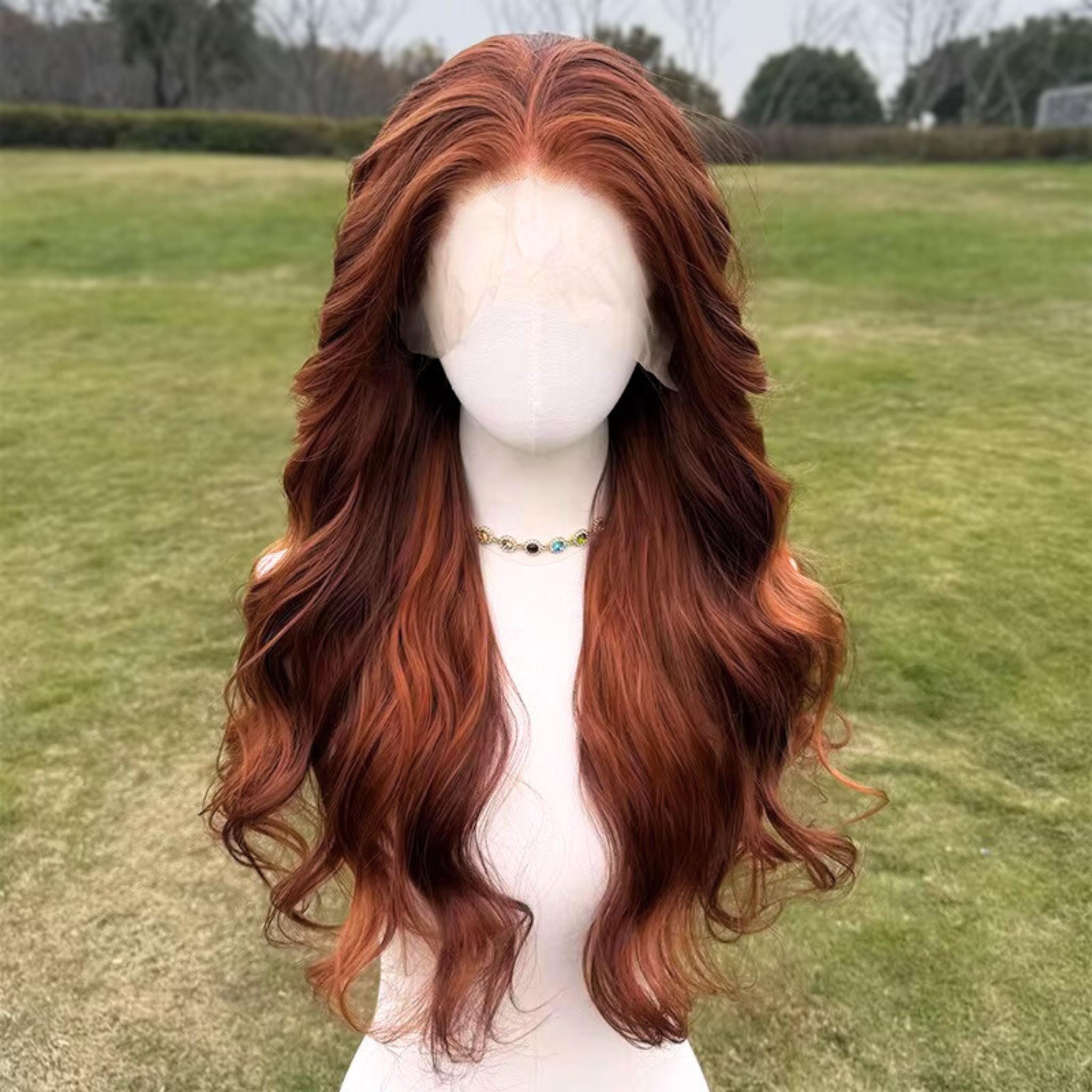 Perruque glamour cuivrée gingembre : cheveux longs ondulés synthétiques résistants à la chaleur