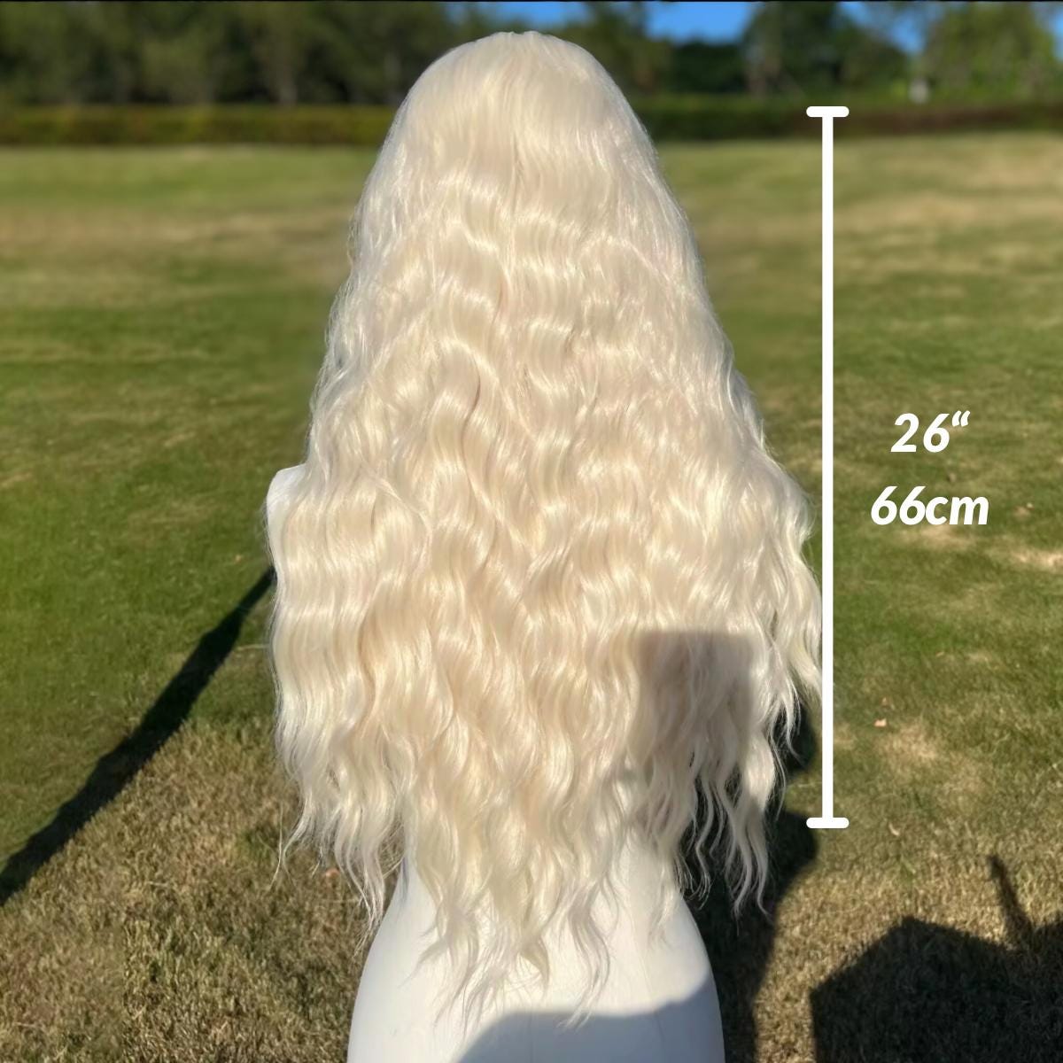 Perruque blonde platine : longue lace frontale synthétique résistante à la chaleur et ondulée