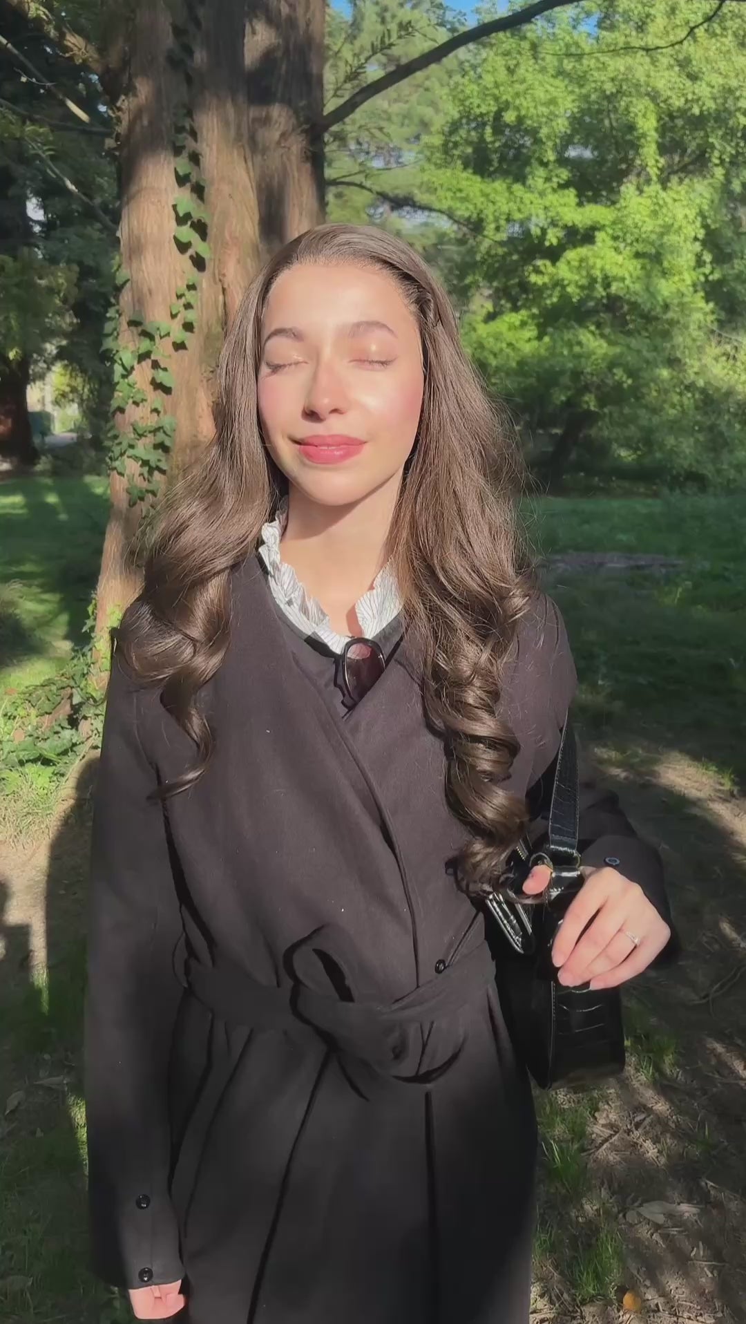 Perruque longue ondulée marron chocolat lacet : cheveux synthétiques résistants à la chaleur